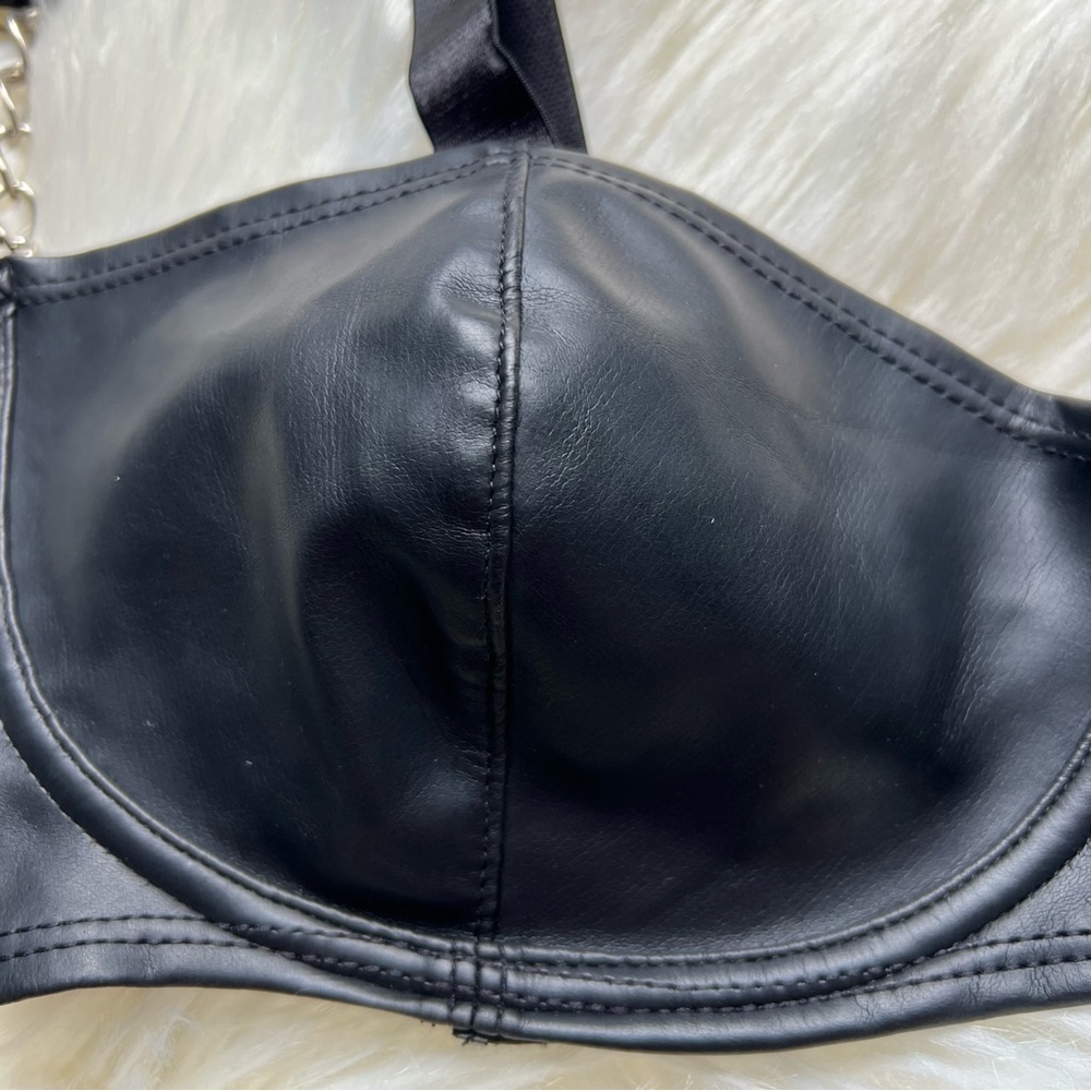 Frederick’s of Hollywood Faux Leather Black Bra Sz 38 D Goth Witch Y2K USA Made - Picture 7 of 14